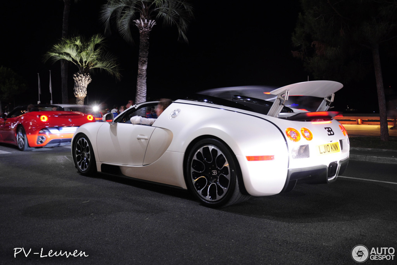Bugatti Veyron trio meets Rimac Nevera in Monaco